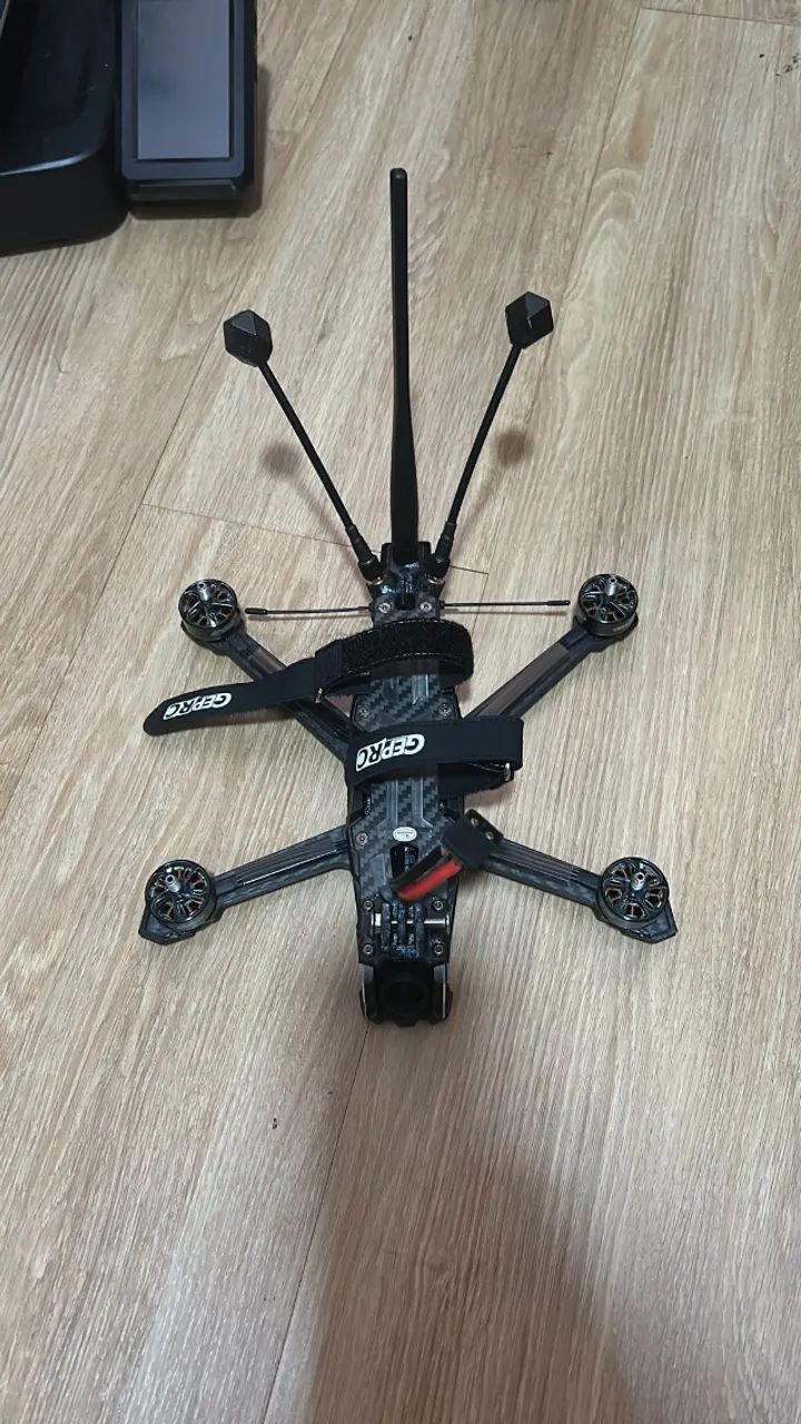 GEPRC Vapor 5 DC COM O4 PRO 6S 1950KV ELRS GEMINI + GPS (SEMINOVO)