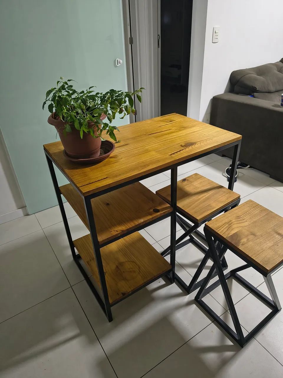 Mesa + 2 Banquetas - Foto 4