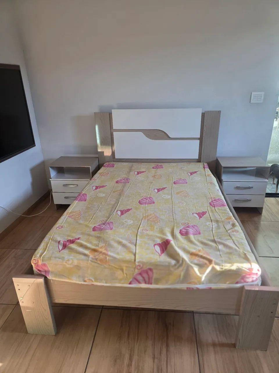 CAMA D CASAL COLCHÃO E 2 CRIADO MUDO  - Foto 2