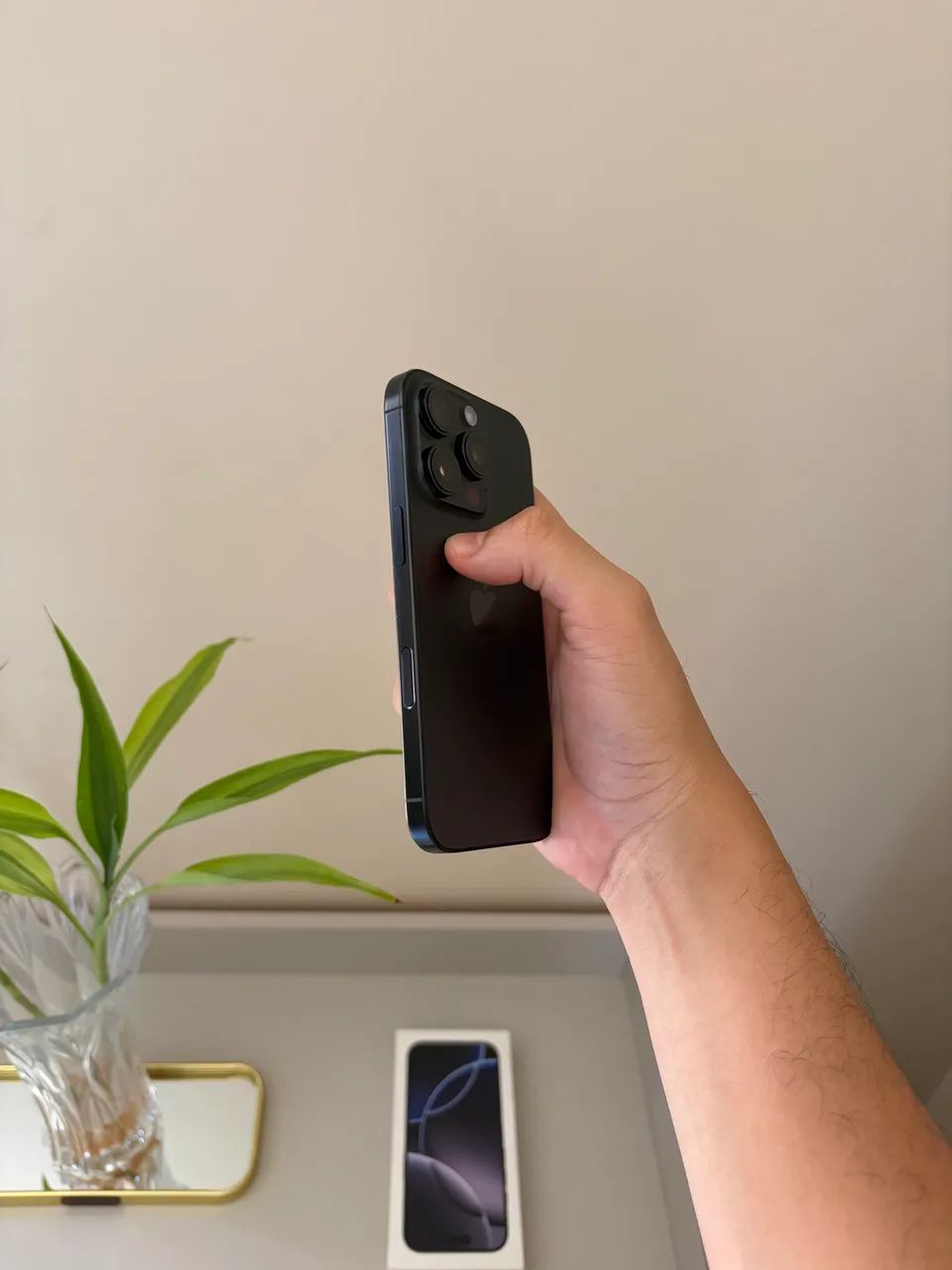 iPhone 16 pro - Foto 2
