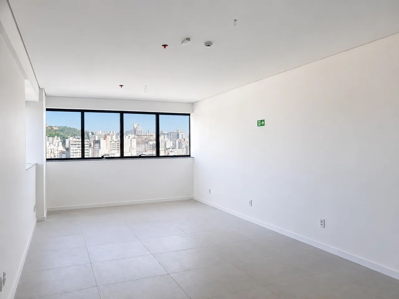 Locação - Sala comercial no Grand Tower com aproximadamente 56m² no Centro da cidade - Foto 2