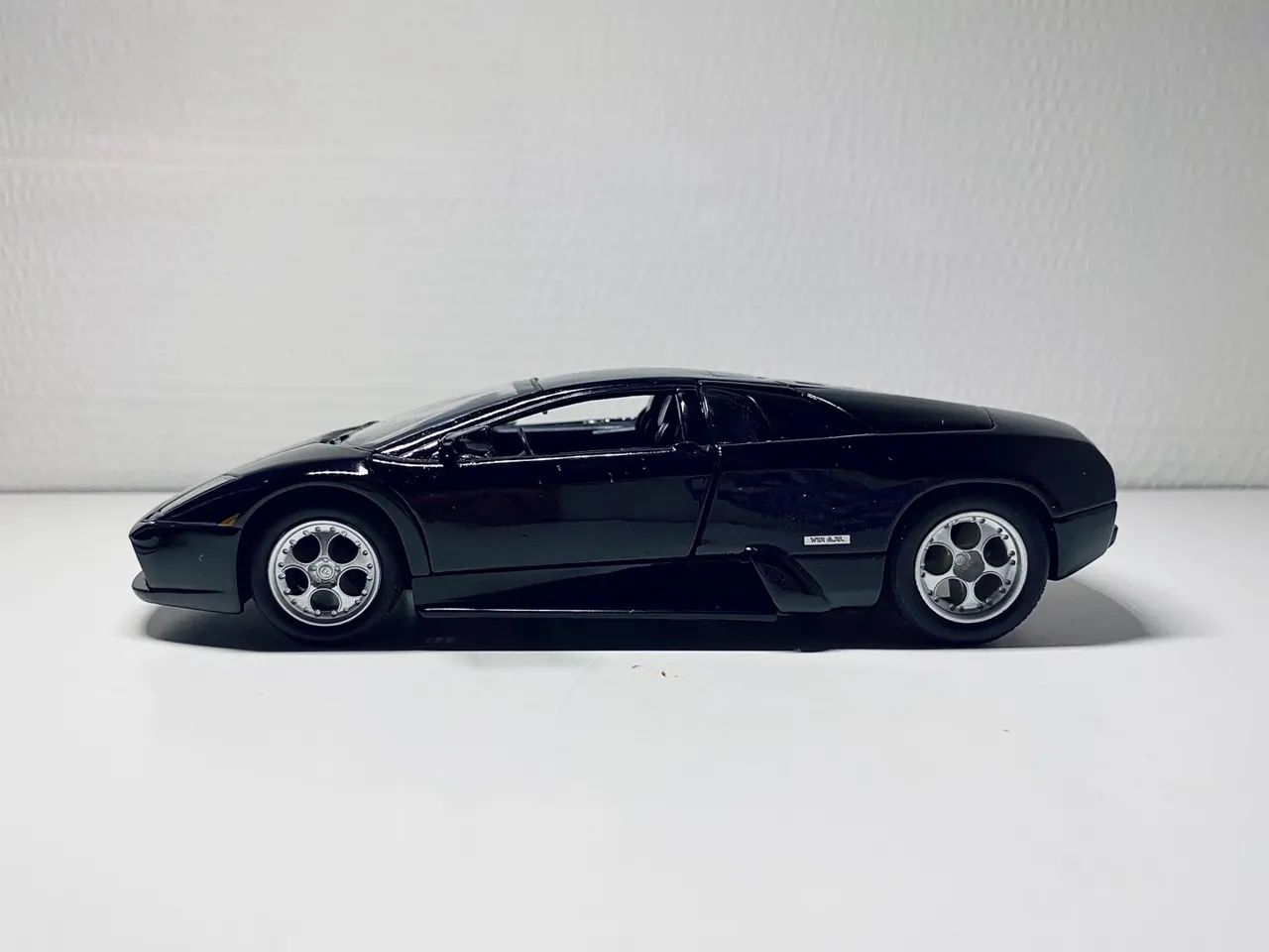 Miniatura Lamborghini Murciélago 1:24 Welly - Foto 2