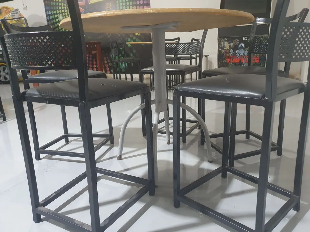 Vendo mesas e cadeiras de ferro para eventos - Foto 2
