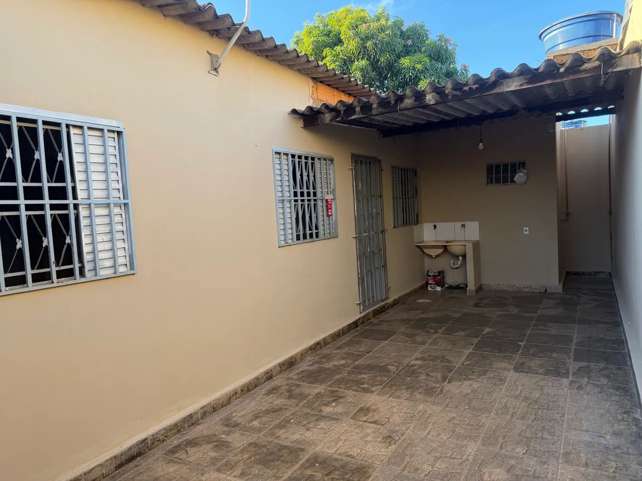 Alugo casa no centro do Jardim Ingá  - Foto 2