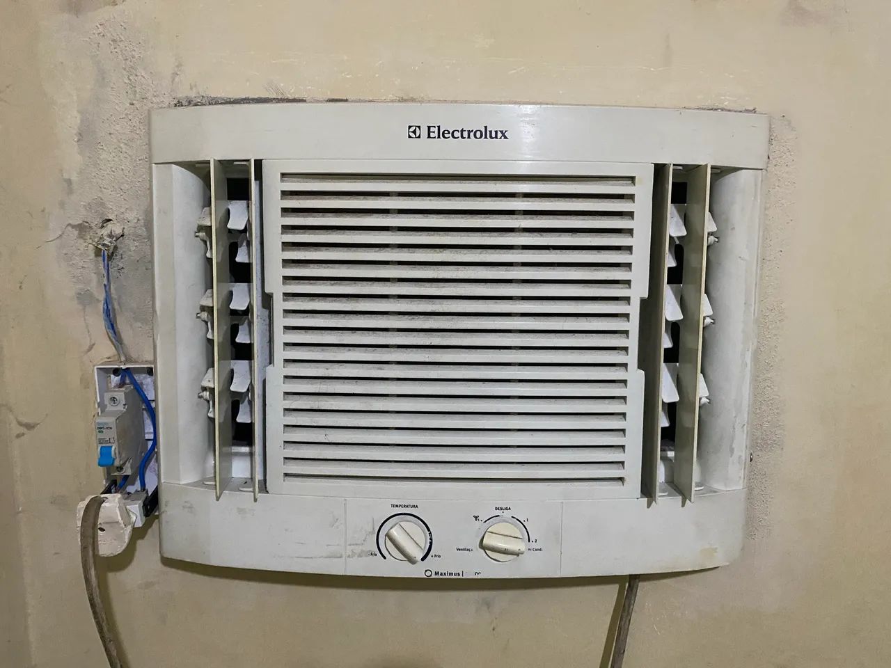 AR-CONDICIONADO ELECTROLUX - R$ 350