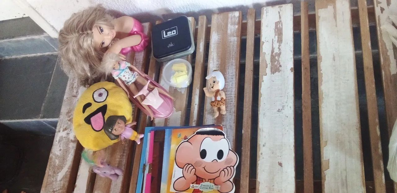 Lote de roupas sapatos e brinquedos  - Foto 4