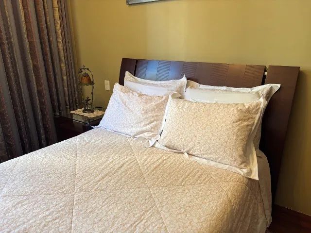 Cama de casal com mesa de cabeceira - Foto 4