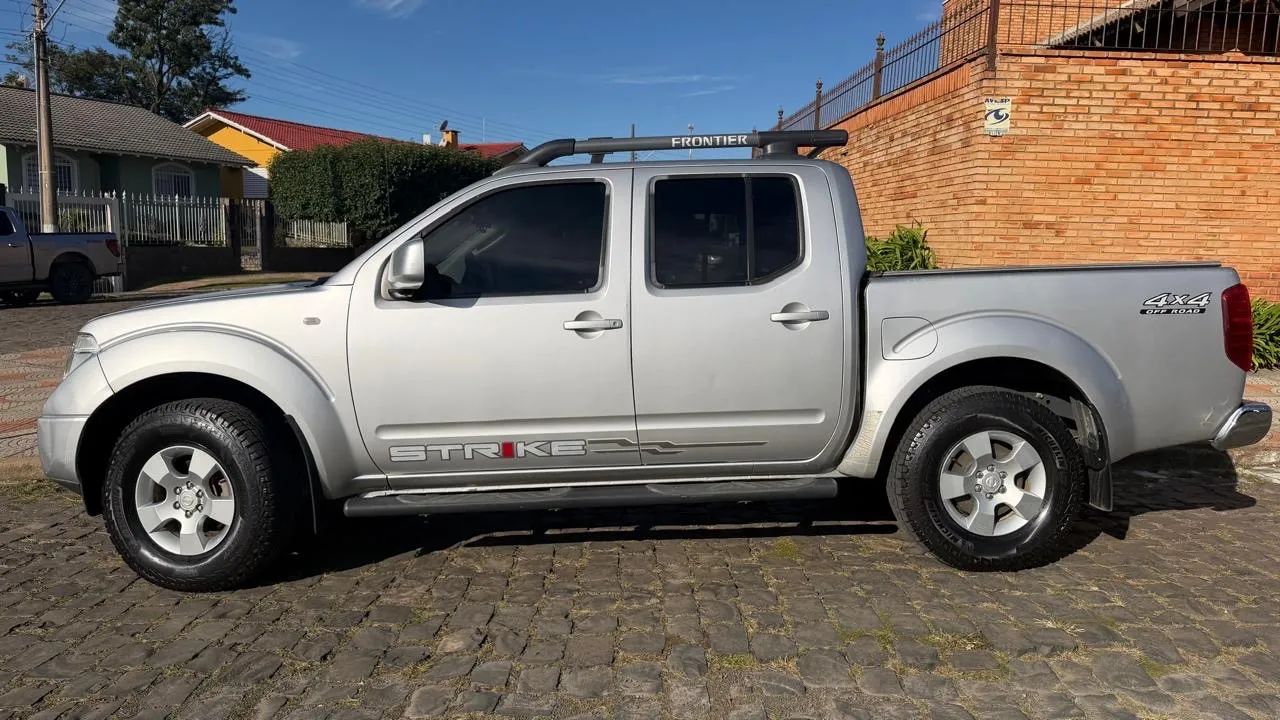 Nissan Frontier Frontier SE/SE Strik CD 4x4 2.5 TB Dies. 2011