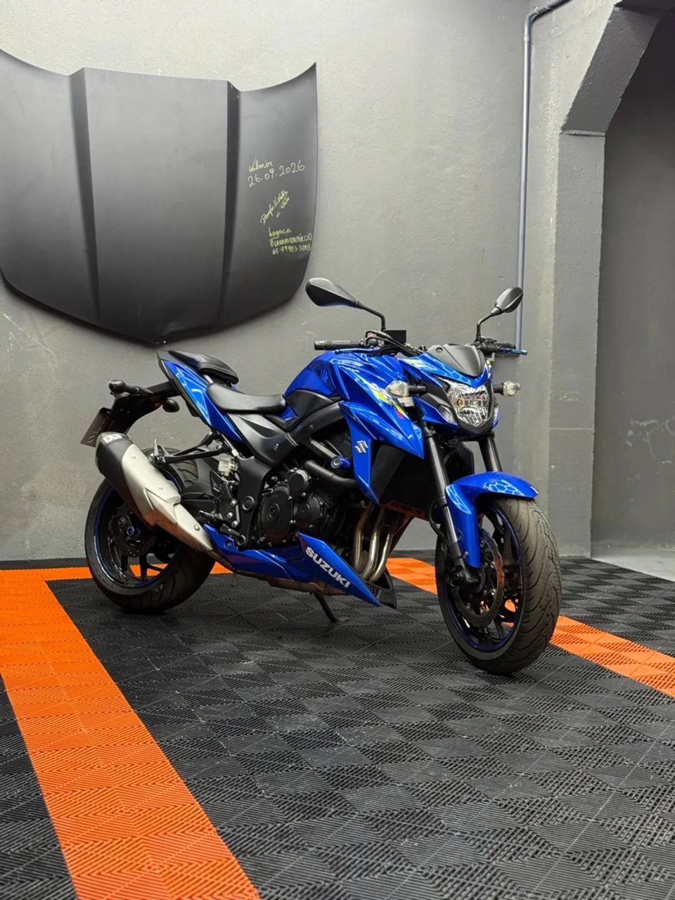 Suzuki GSX 750