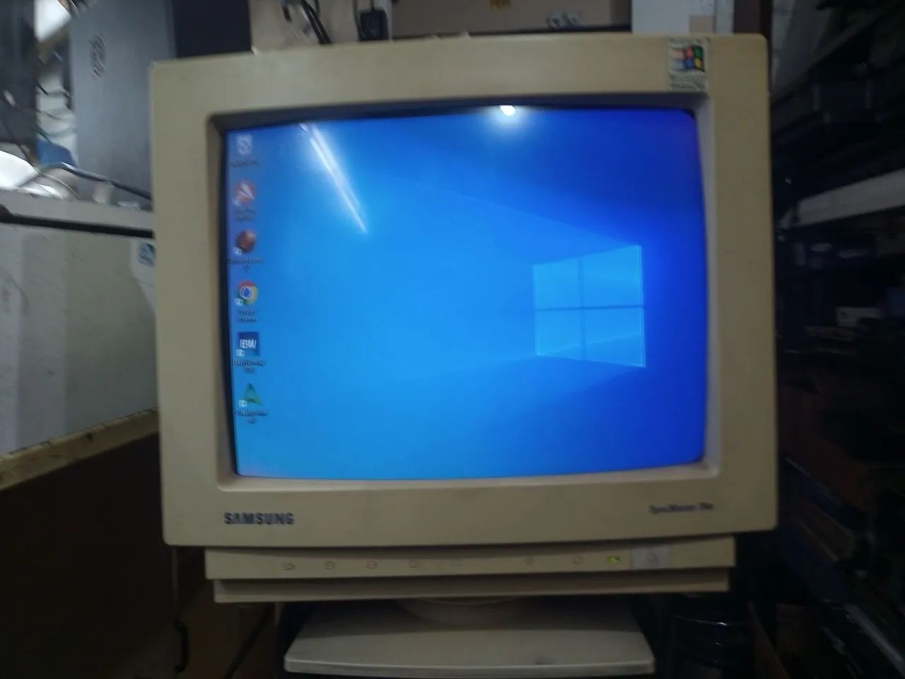 Monitor CRT Sansung analógico para 486 15 polegadas antigo 