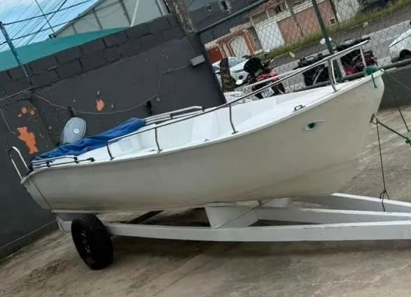 Lancha tipo Corisco com motor de 20hp e carretinha - Foto 4