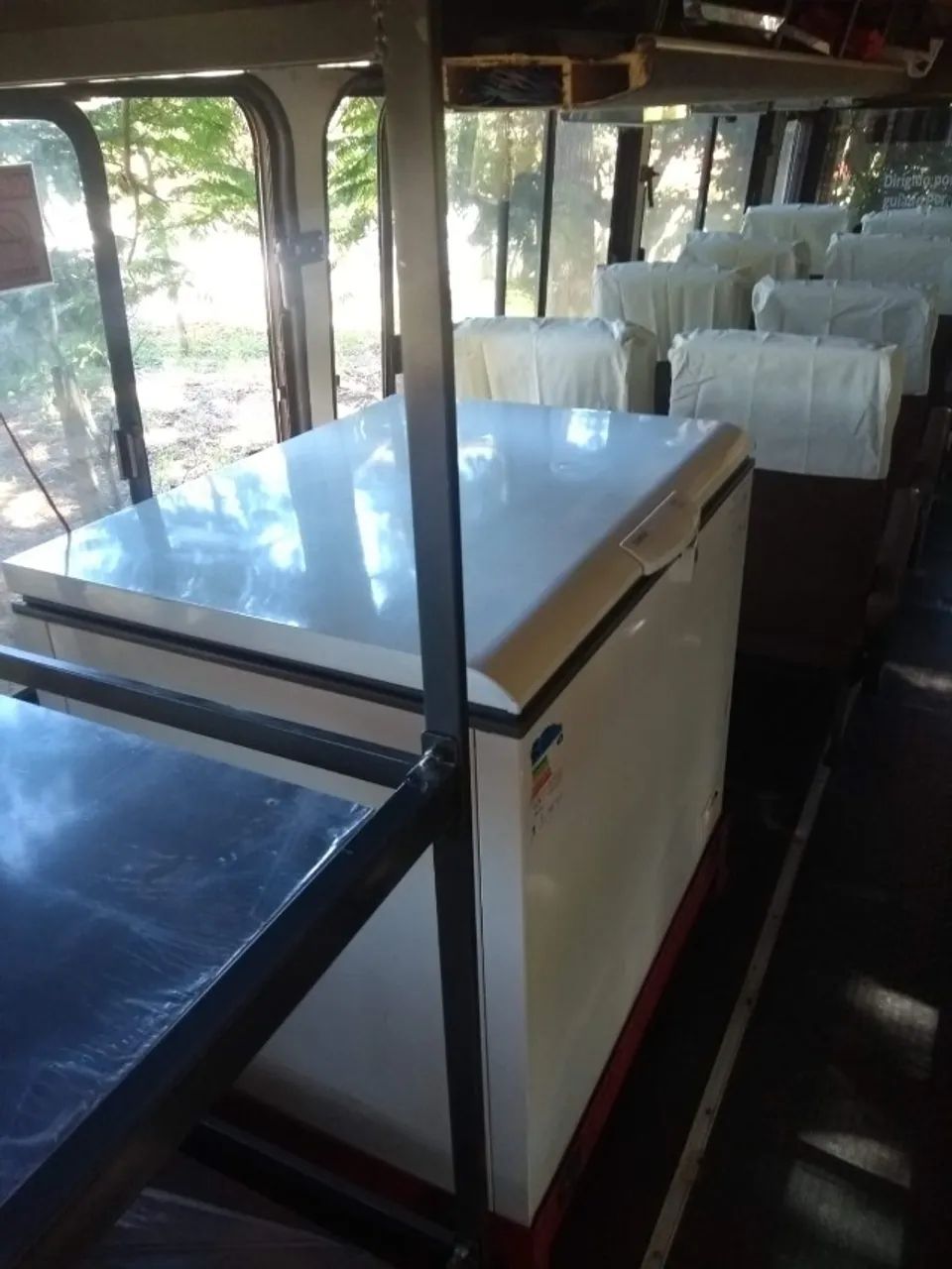 Ônibus adaptado para pesca, lazer ou trabalho. - Foto 5