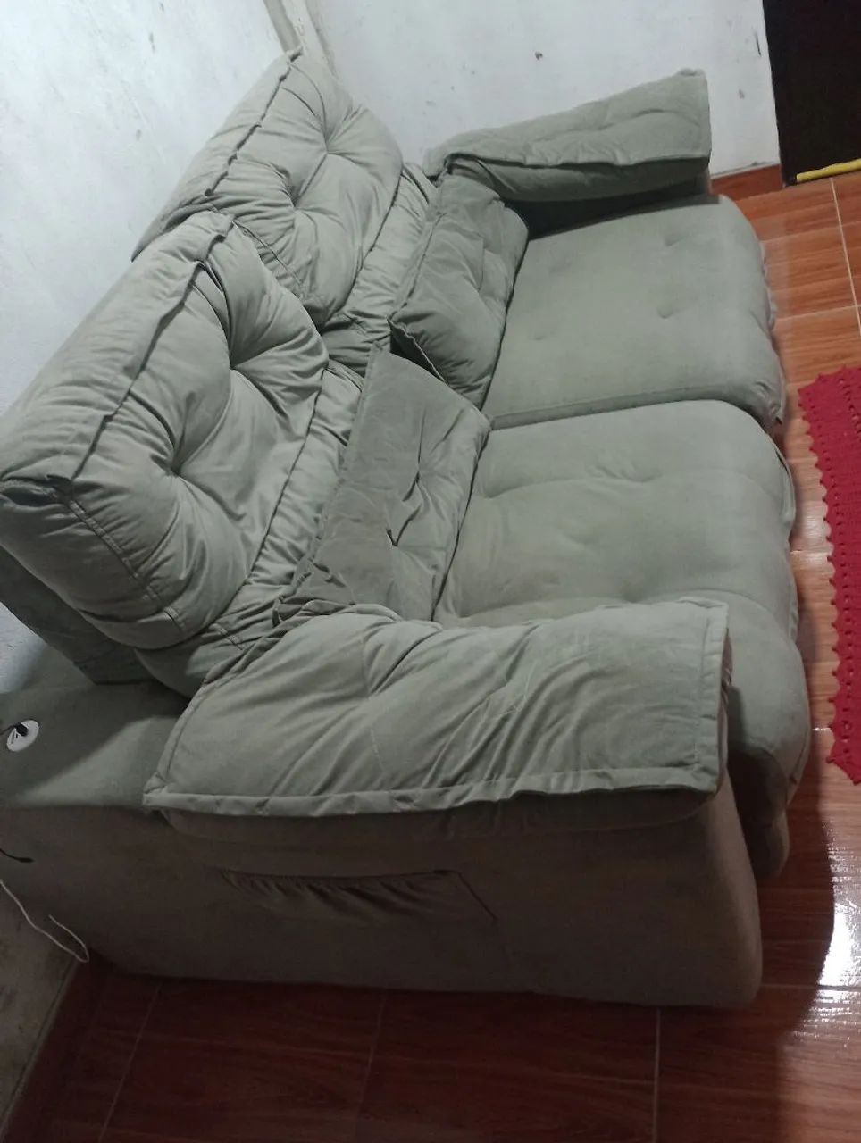 Sofá retrátil seme novo  - Foto 2