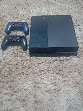 PS4 FAT com 2 controles 