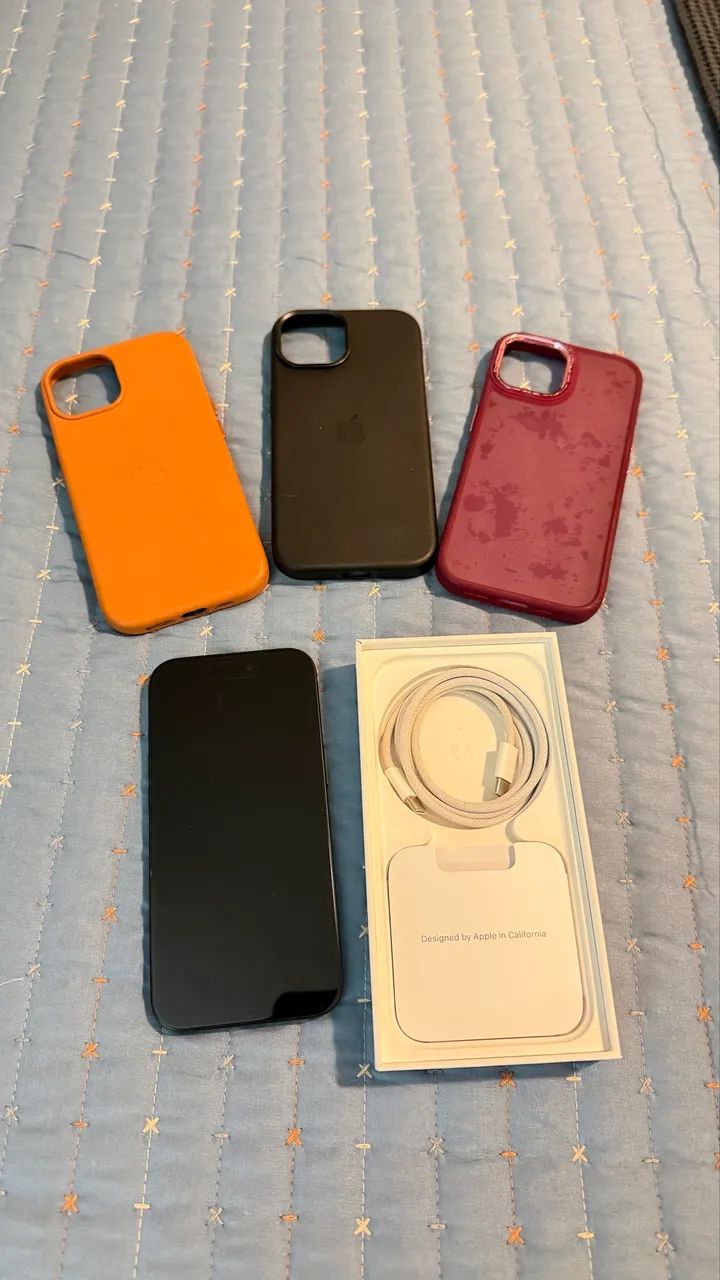 iPhone 15 em perfeito estado