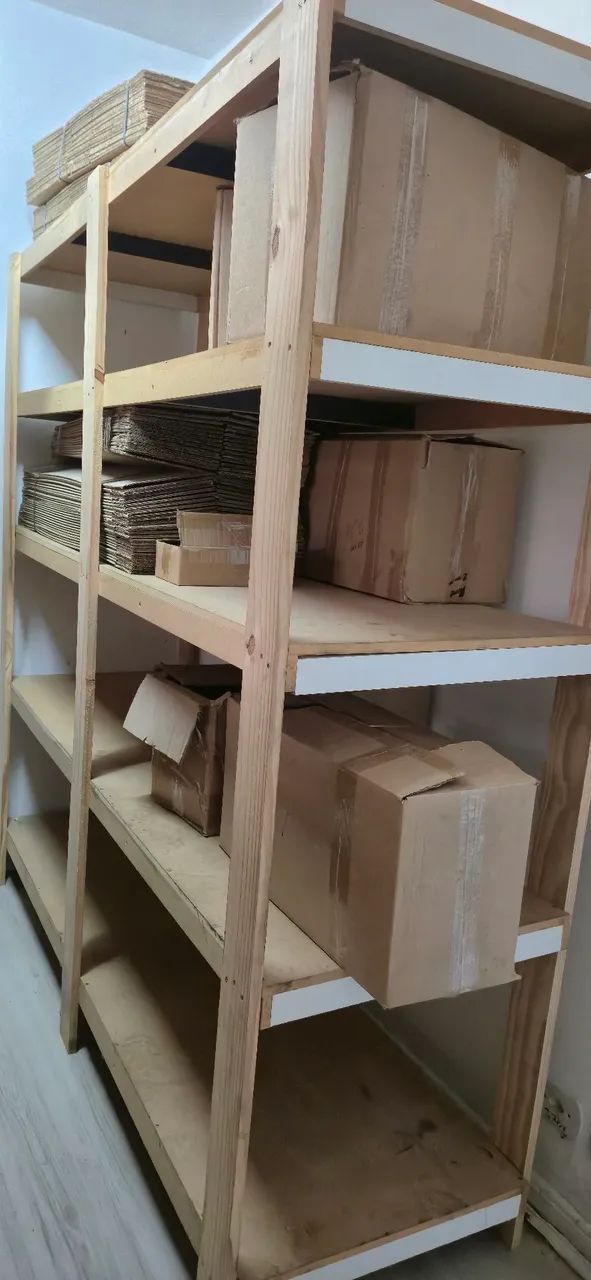 Estantes pinus com mdf