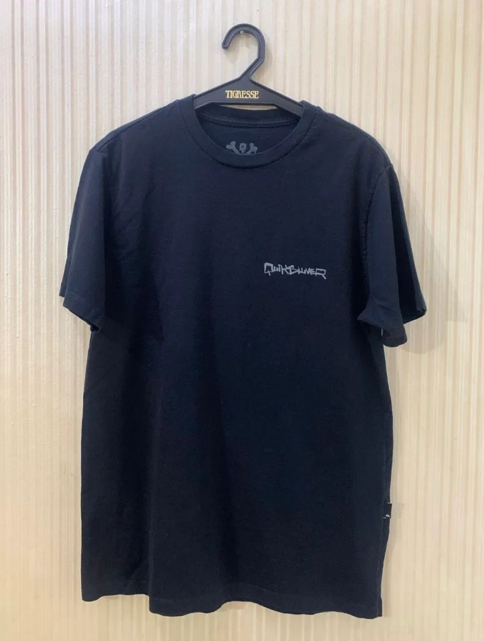 Camiseta preta QuickSilver original 