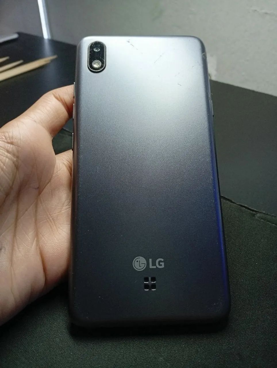 LG k8 funcionando com defeito na parte de cima da tela