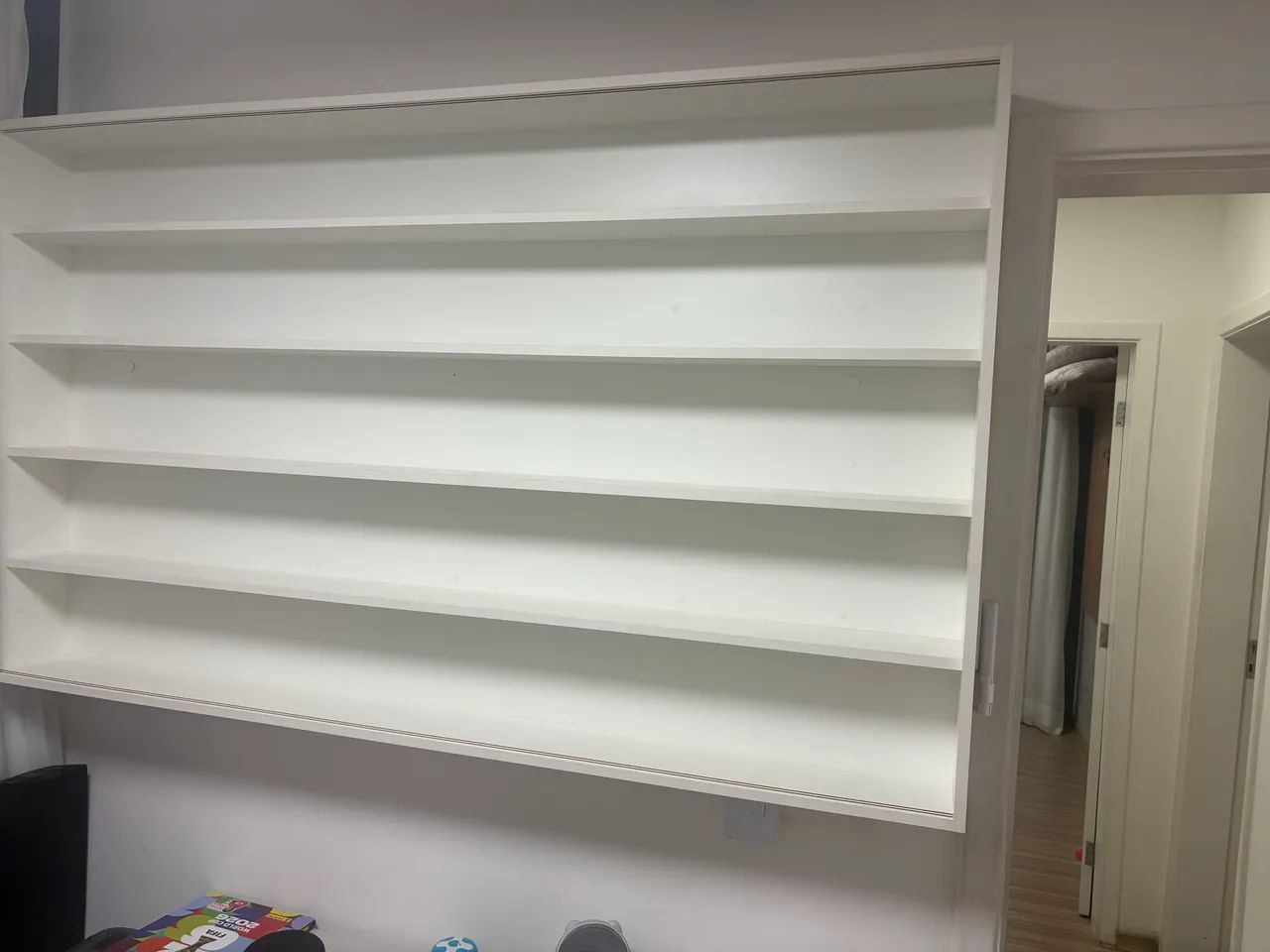 Armário com ninchos para coleções  - Foto 2