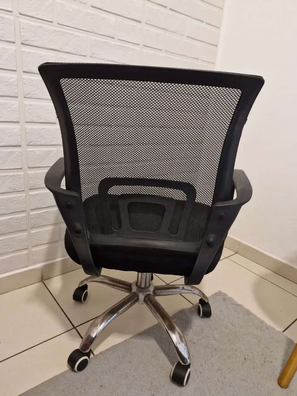 Cadeira de escritório básica  - Foto 3