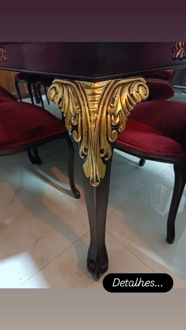 Mesa com 8 cadeiras