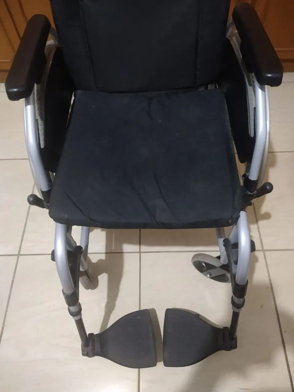 Cadeira de rodas nova - Foto 3