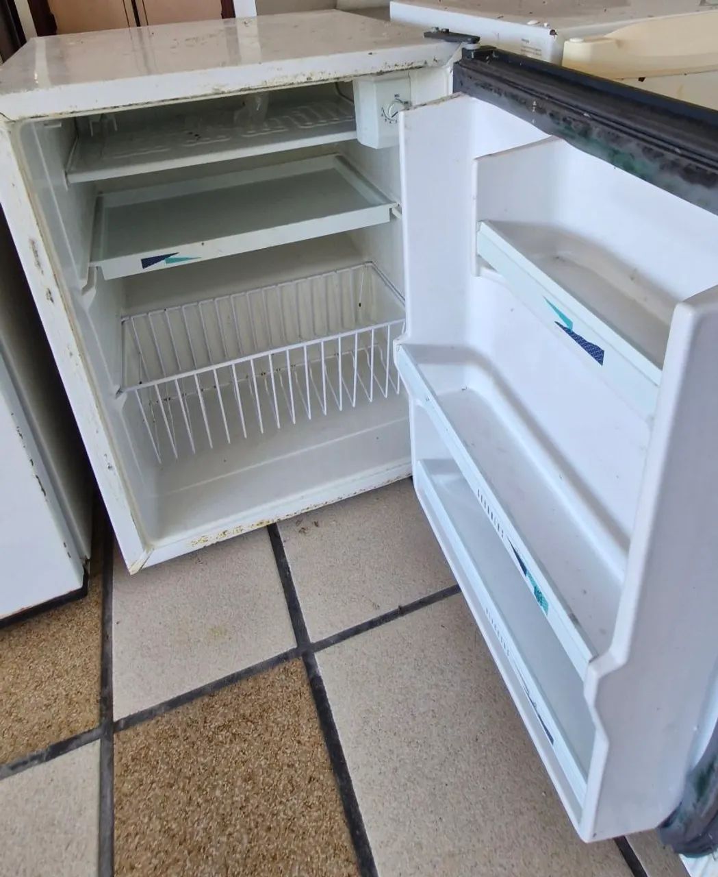 Frigobar 80 litros - Foto 2