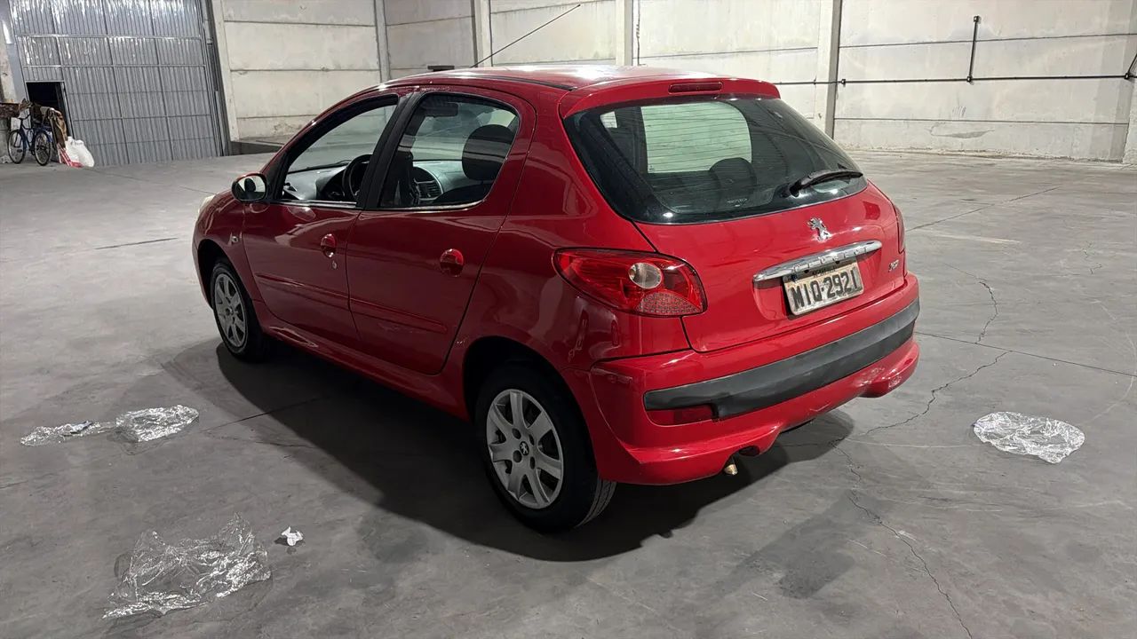 Peugeot 207 207 XR 1.4 FLEX 8V 5P 2011