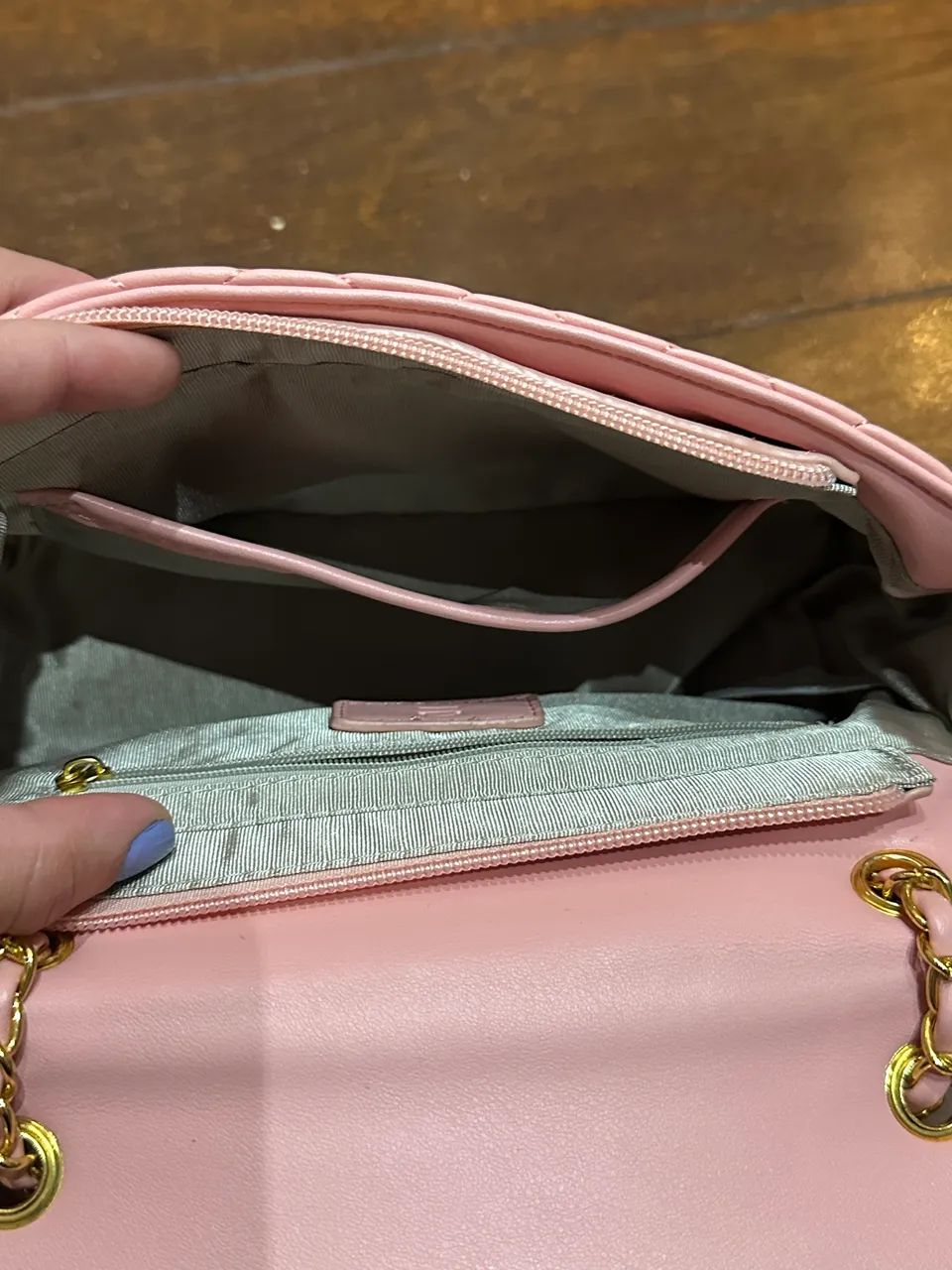 Bolsa Tiracolo Rosa Bebê Matelassê com Corrente - Foto 2