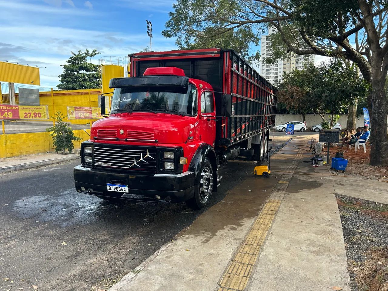 Caminhão Mercedez 1518 