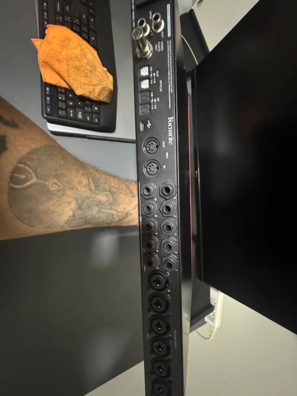 Interface de Áudio Focusrite 18i20 - Foto 3