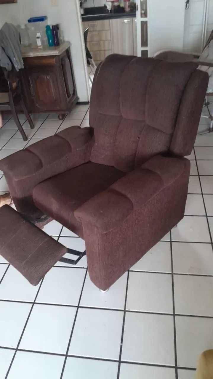 VENDO CADEIRA SEMI NOVA
