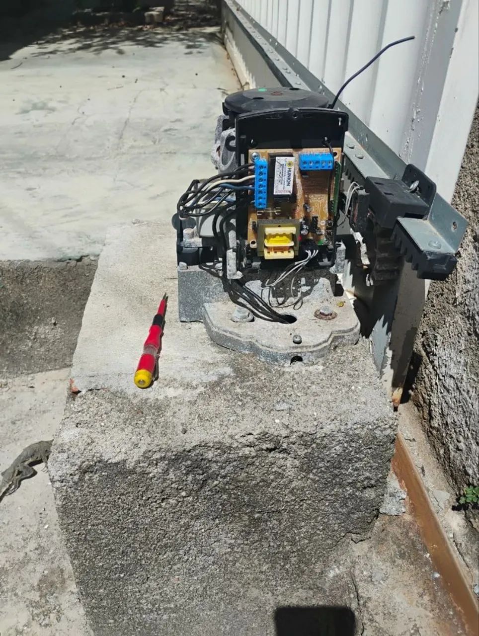 Seguranca eletrônica e serviços diversos 