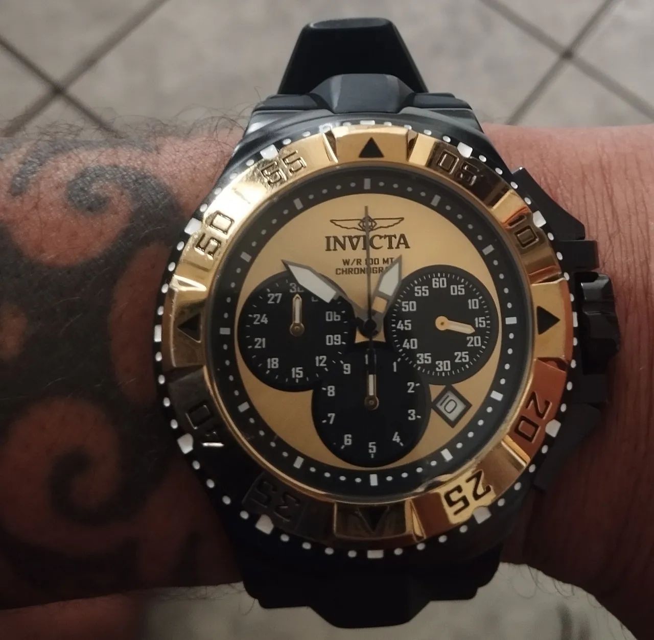 Invicta exqursion sport original.