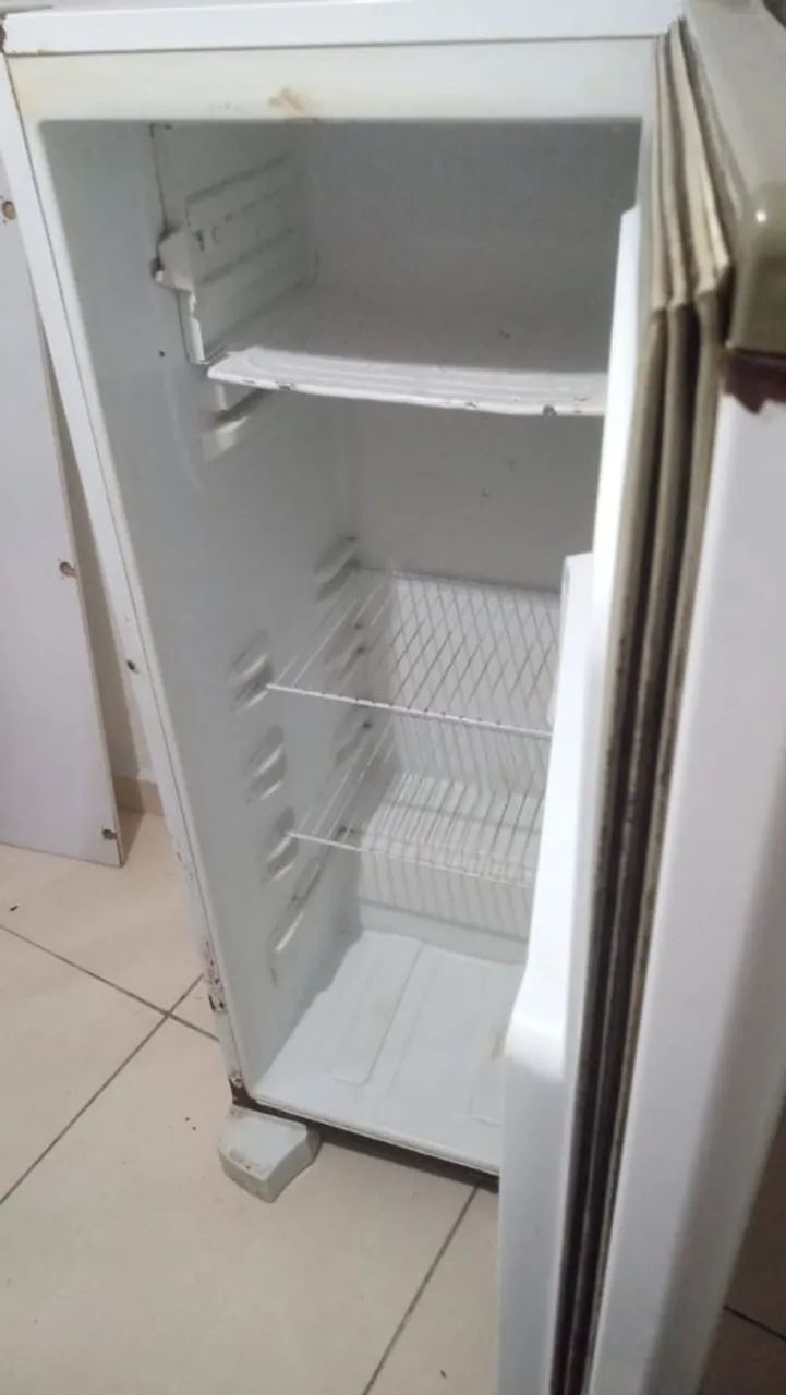 Geladeira com defeito 