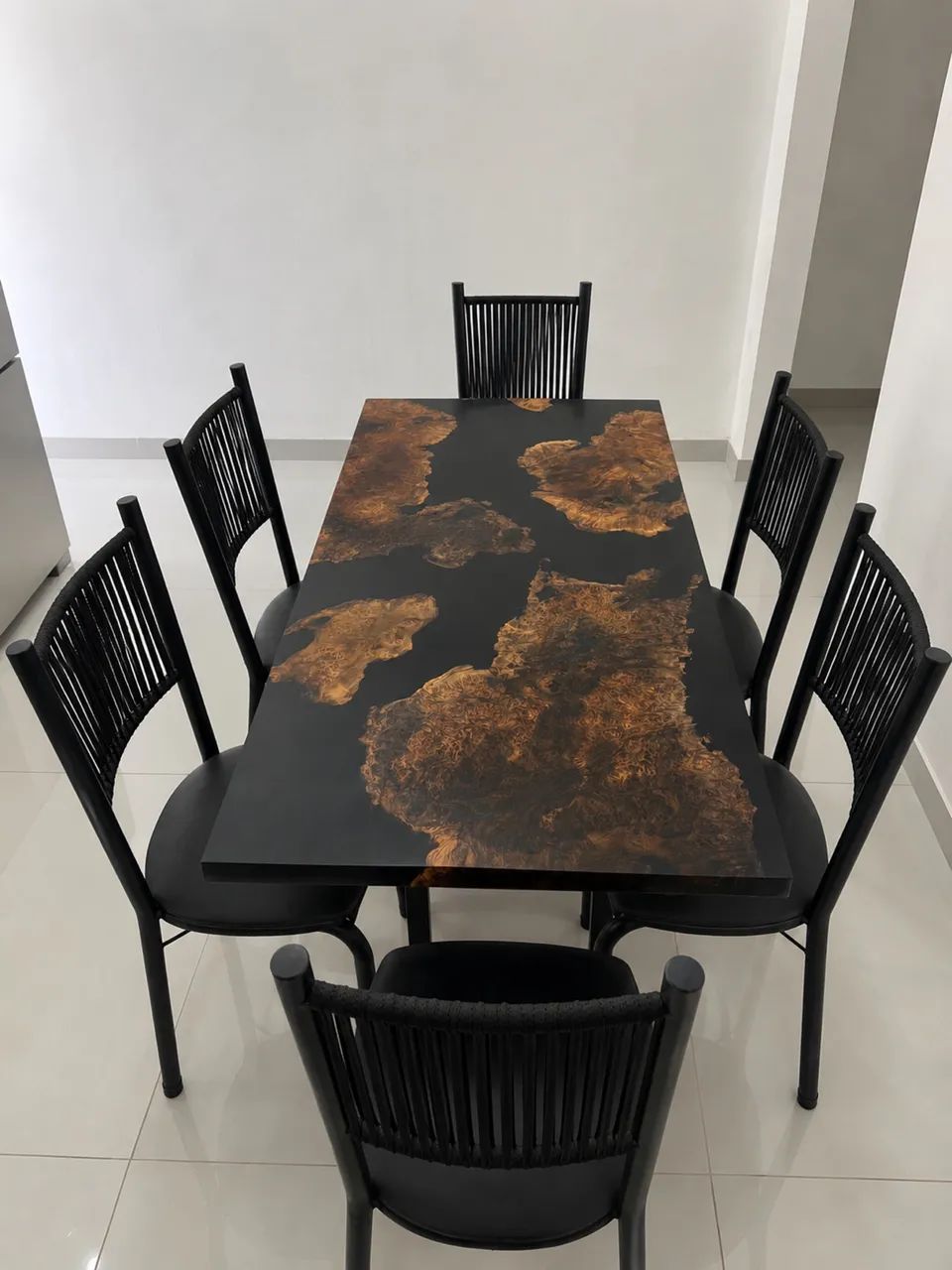 Mesa premium com resina e madeira  - Foto 2