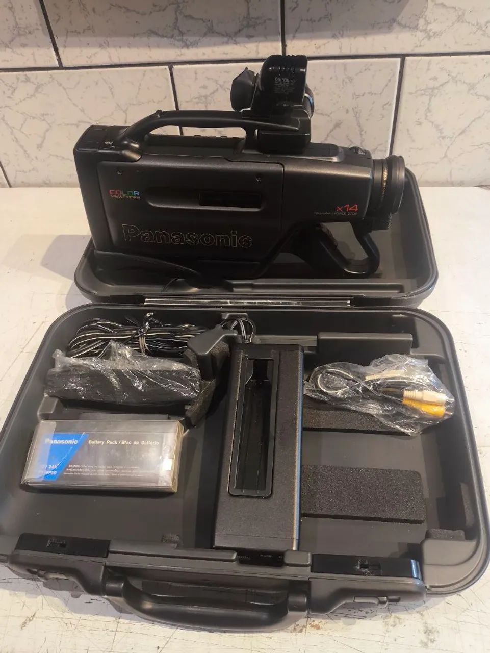 Filmadora Panasonic ominimove PV 950 14x zoom + maleta leia a