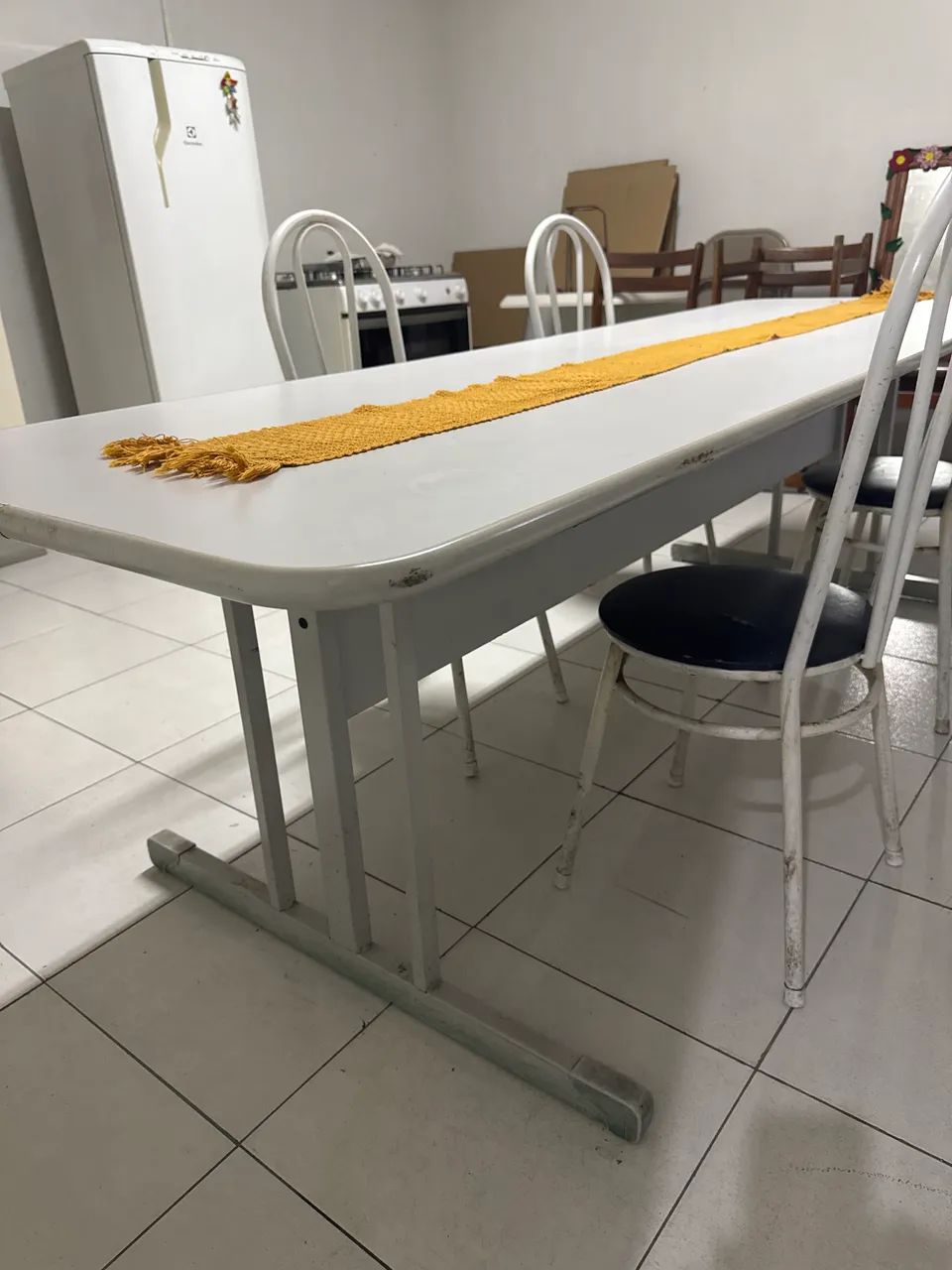 mesa comprida com 4 cadeiras  - Foto 3