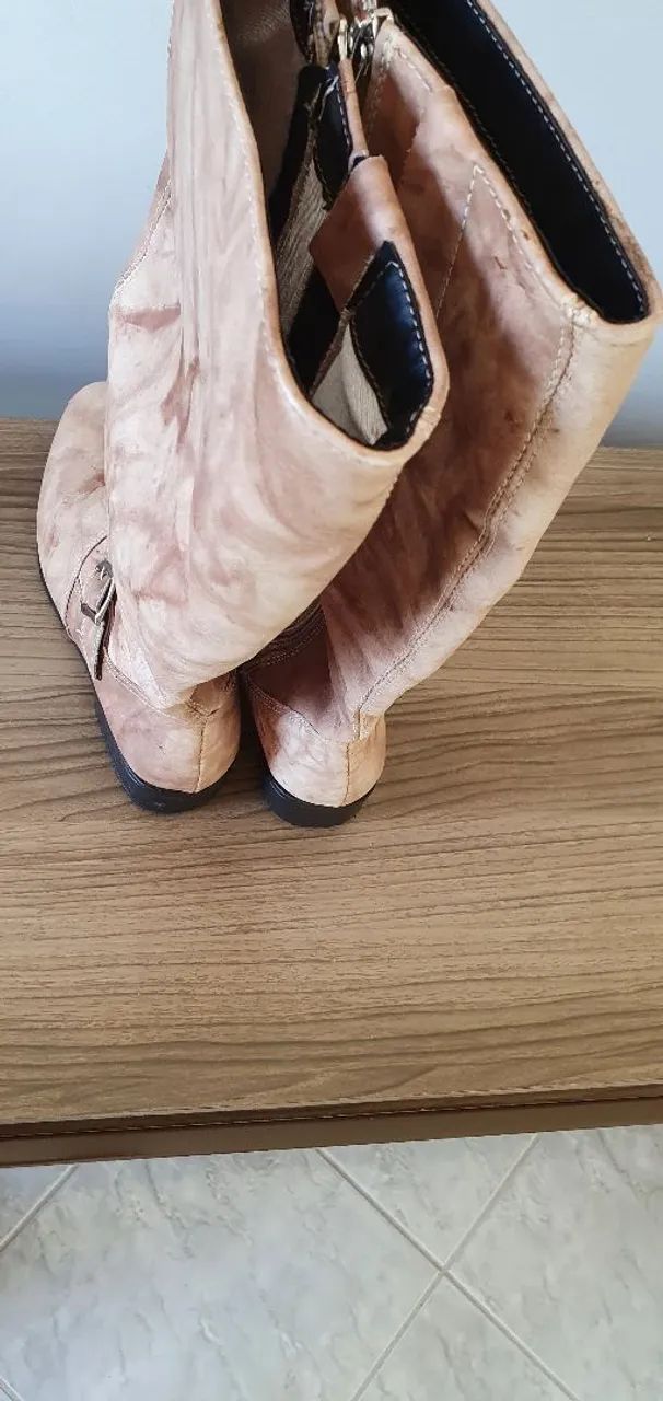 Bota de couro cano longo  - Foto 2