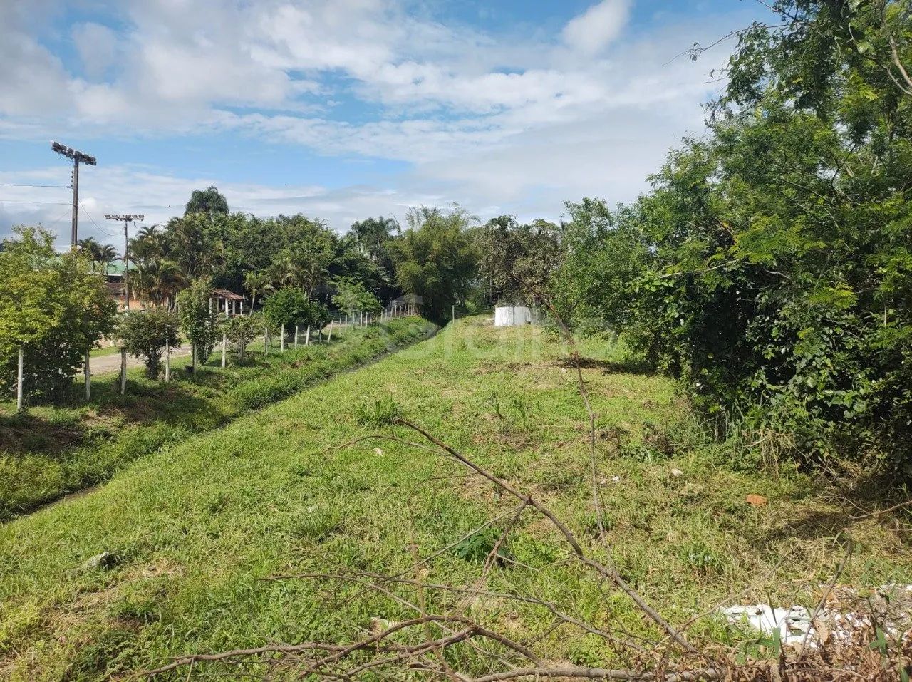 Terreno de 2.500m² no Saco Grande, Florianópolis