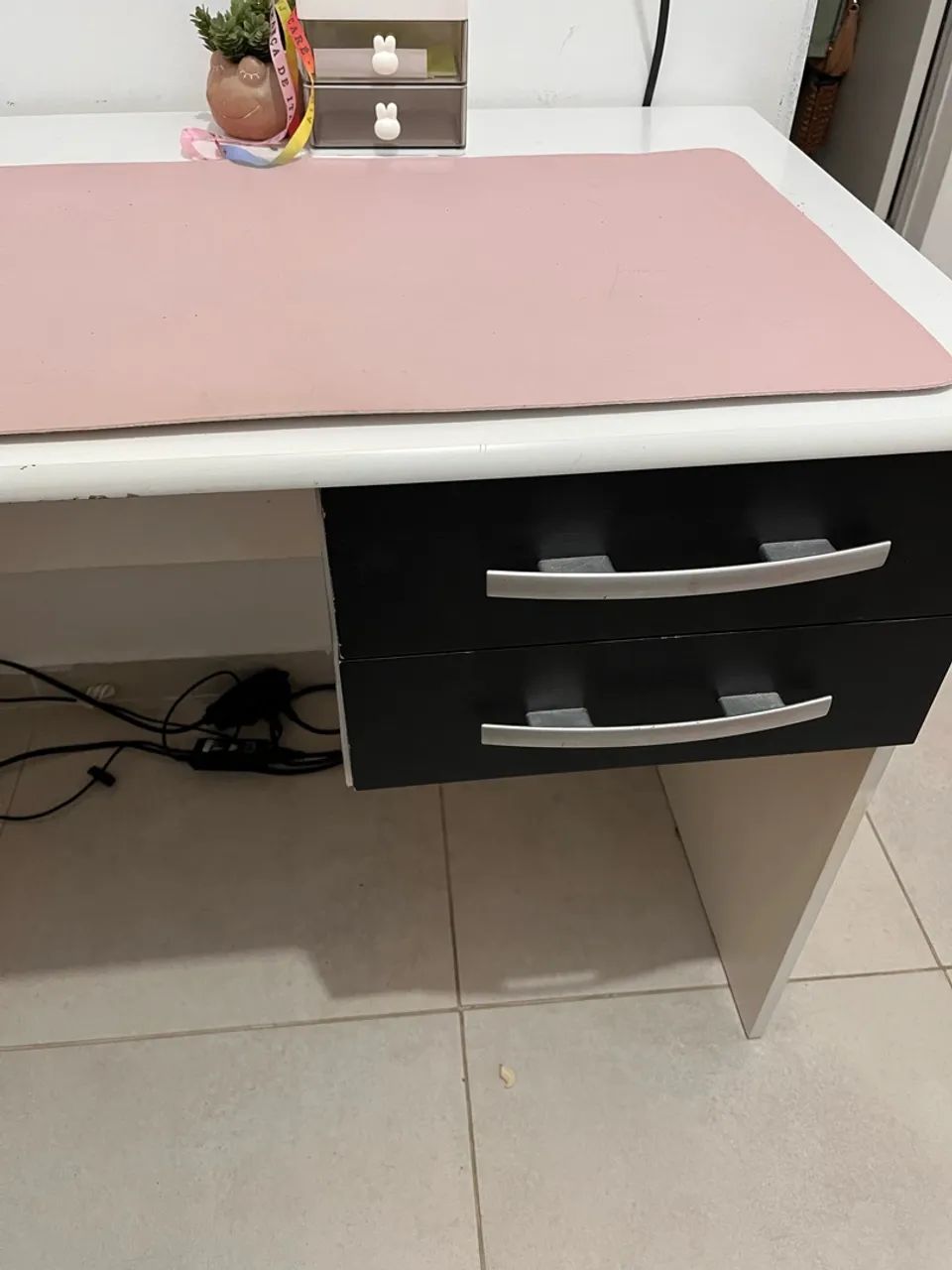Mesa de escritório usada em bom estado