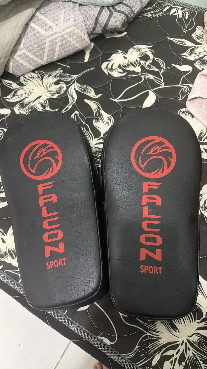 Aparador de chute muay thai 