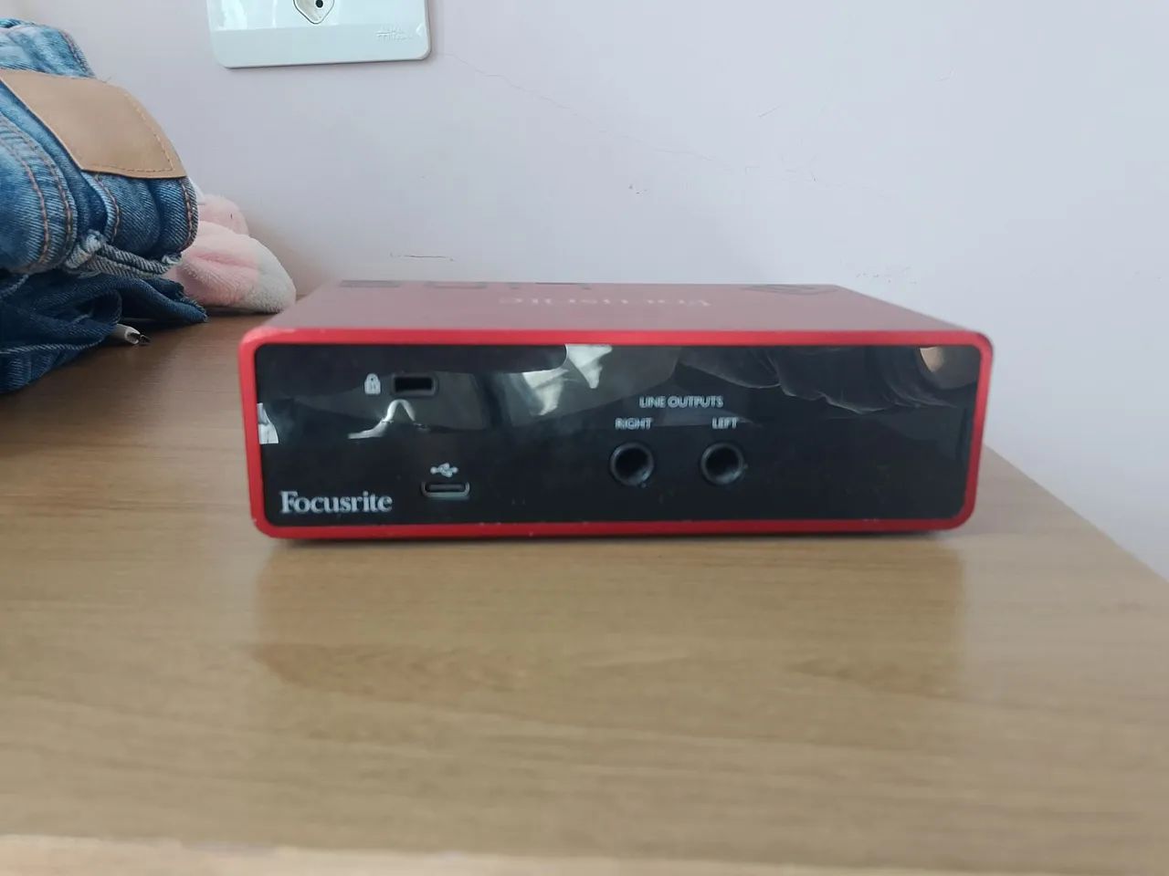 Interface de Áudio Focusrite Scarlett Solo 3gr RED USB (Usado novo) - Foto 2
