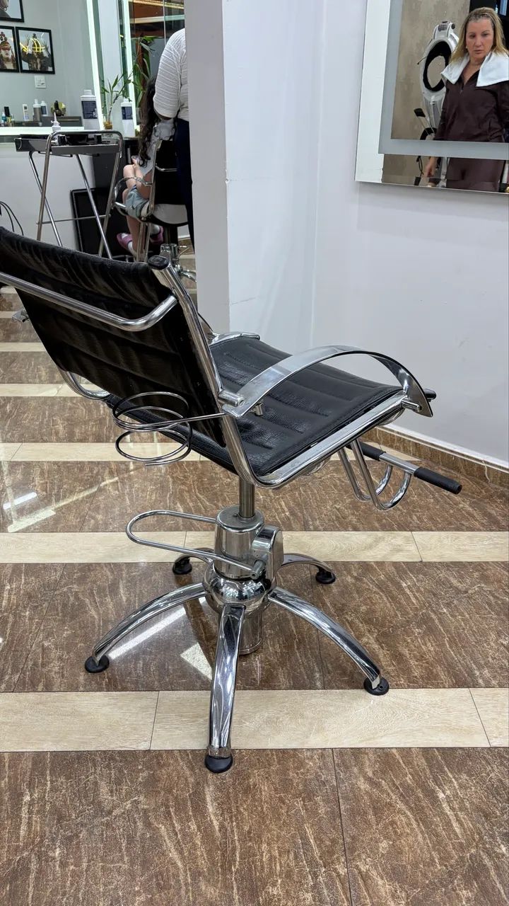CADEIRA PARA SALÃO DE BELEZA À VENDA  - Foto 4