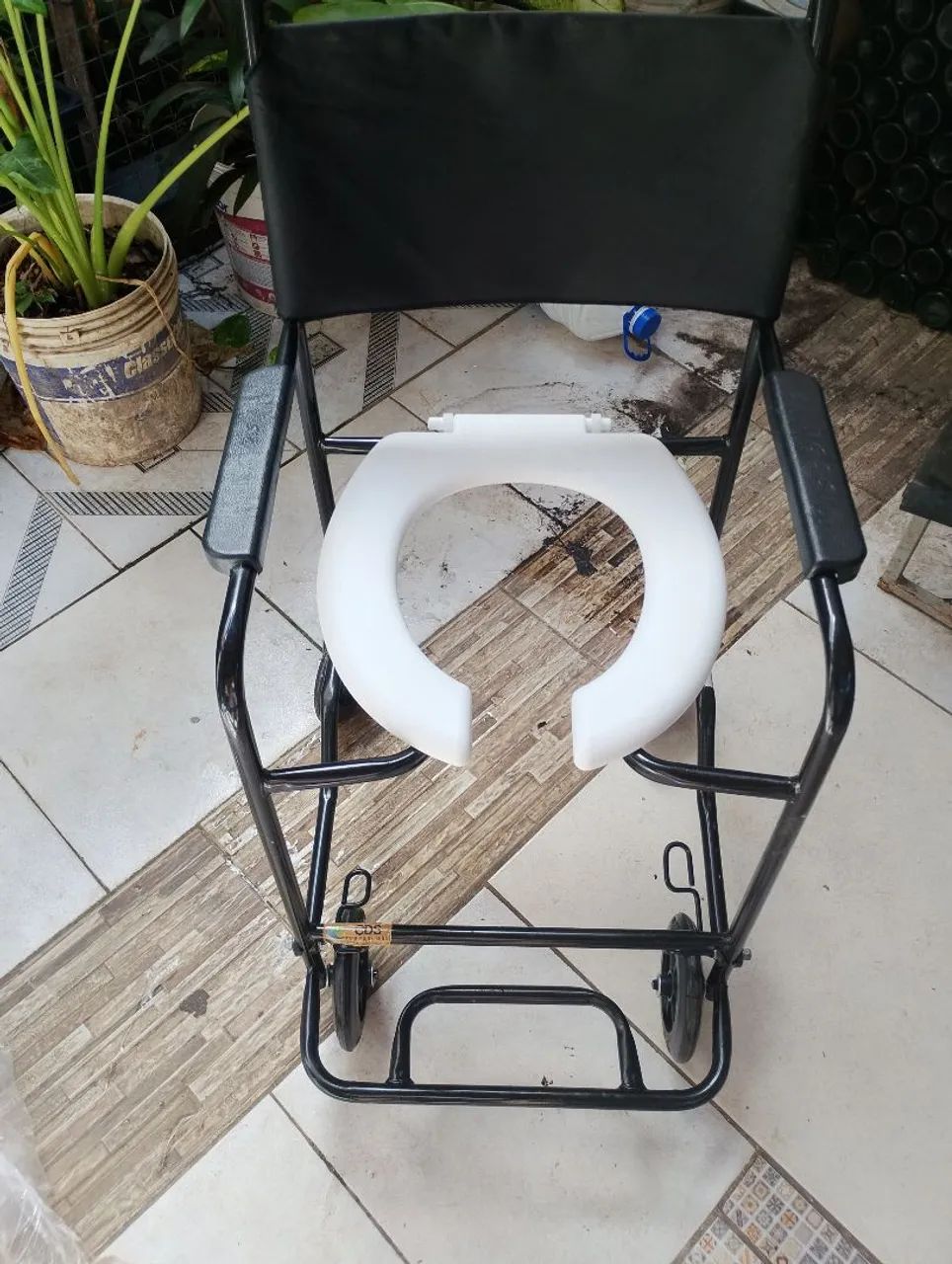 Cadeira de rodas pra banho 