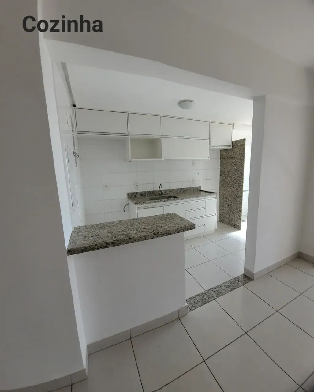 Apartamento no Edifício Solar Campinas. Com 3 qrts, sendo 1suíte, 2 vagas de garagem