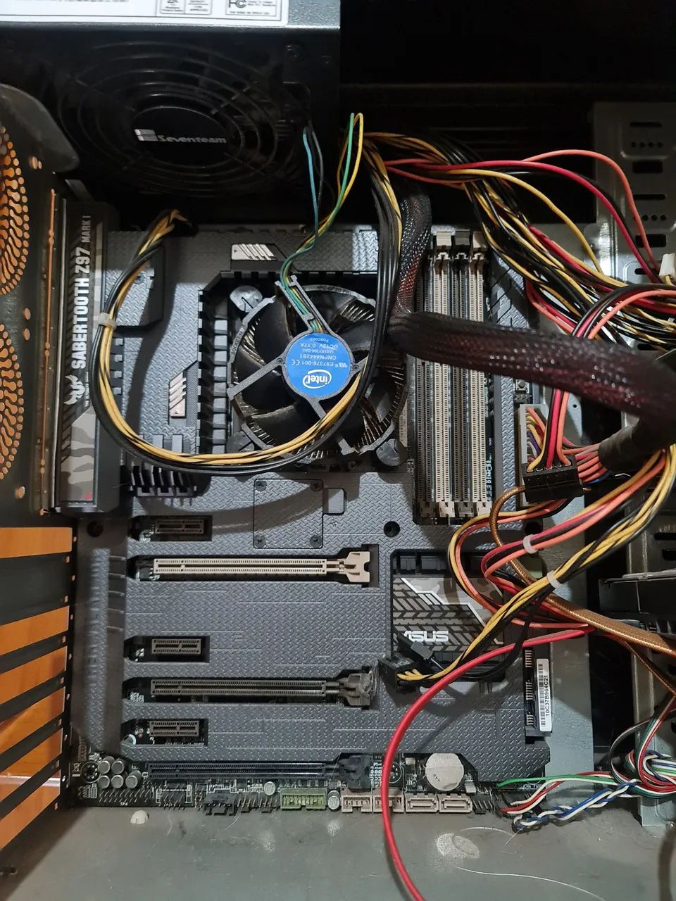Asus z97 Sabertooth mark 1 SEM TROCAS PF!!! - Peças de Hardware