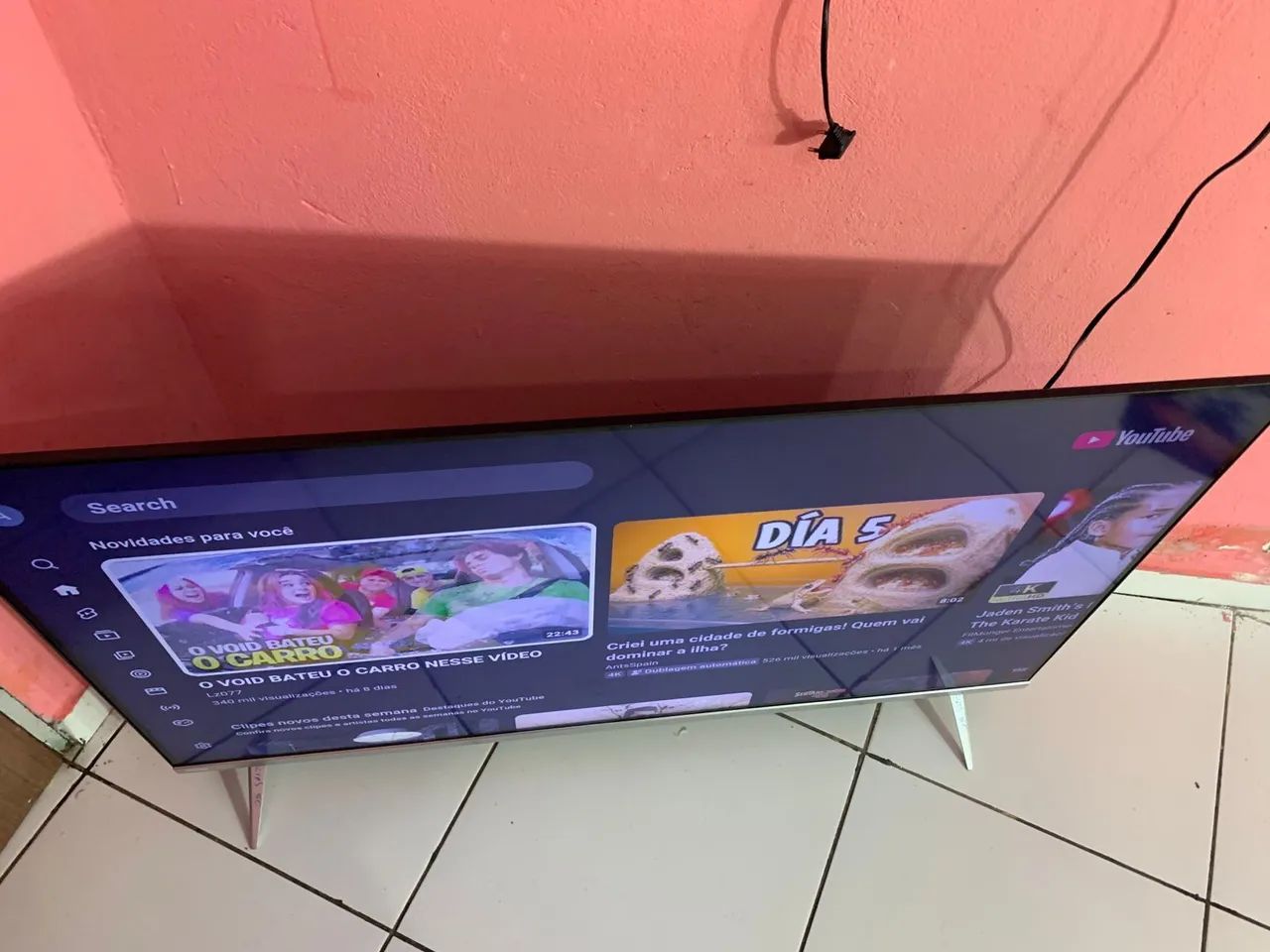 Smart TV Philips 50 polegadas 4K borda infinita comando de voz completo - Foto 3