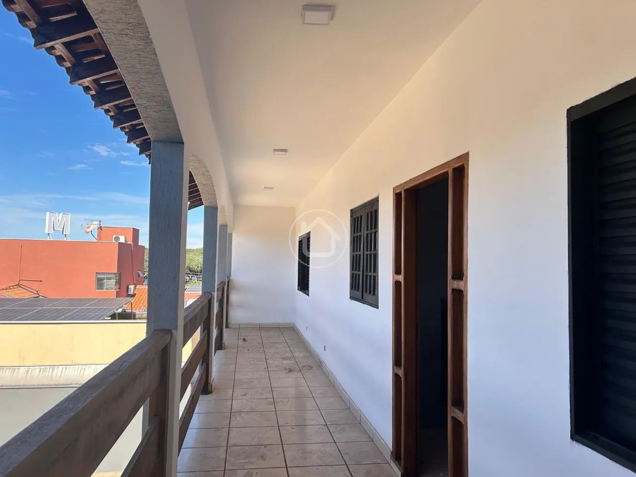 SOBRADO SUPER ESPAÇOSO COM EDICULA - Foto 5