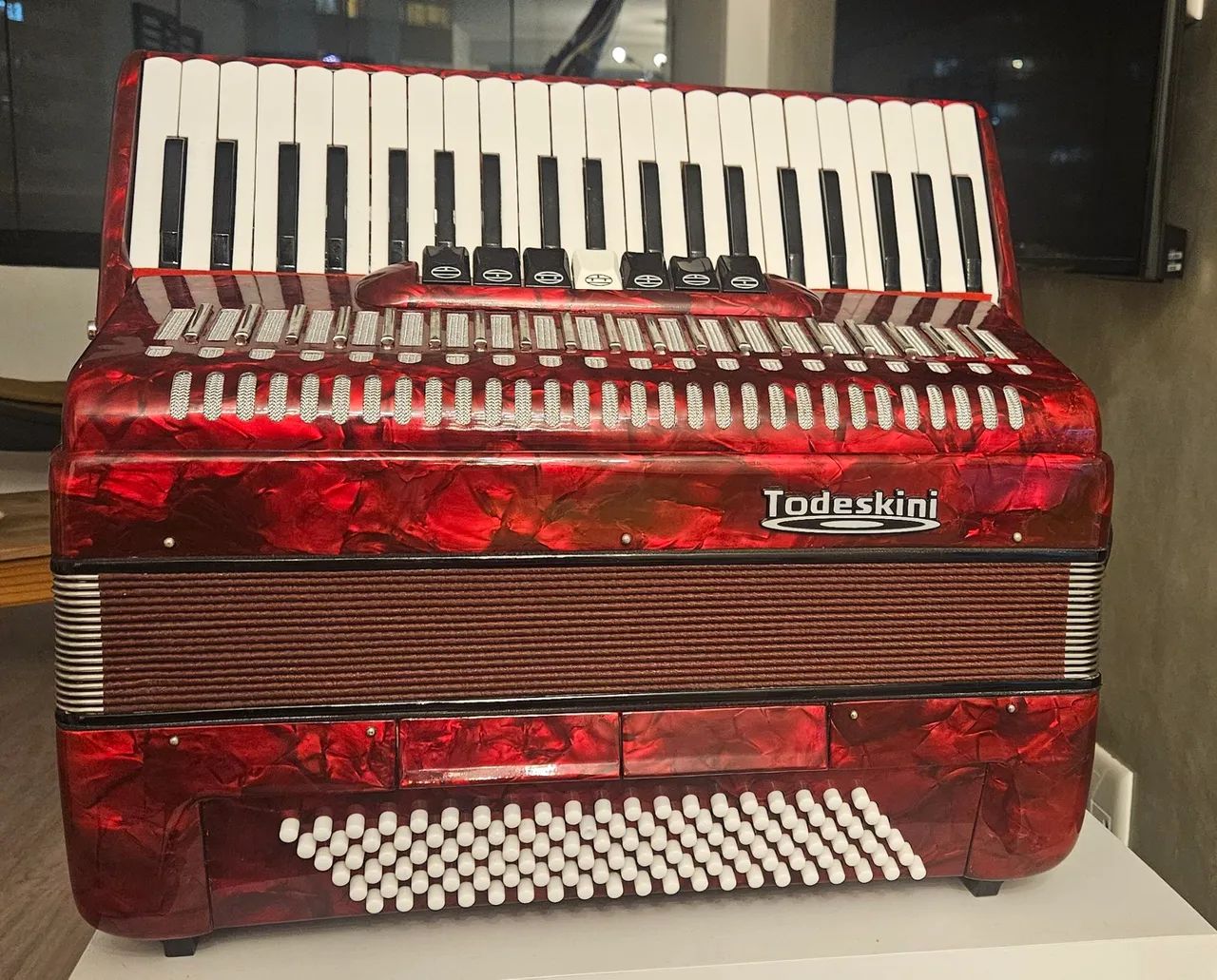 Acordeon Sanfona Todeskini 120 baixos